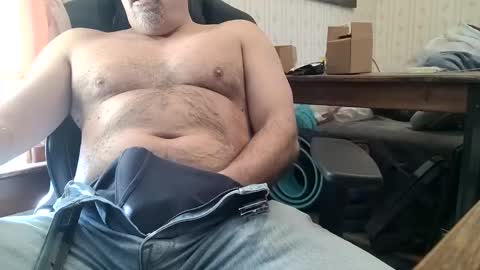 Snapshot of thicktok13 chatting on 02/21/25, 05:42 thicktok13 online show from 02/21/25, 05:42