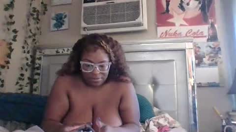 Snapshot of thickybreast chatting on 02/22/26, 11:14 AlleyWhoo online show from 02/22/26, 11:14