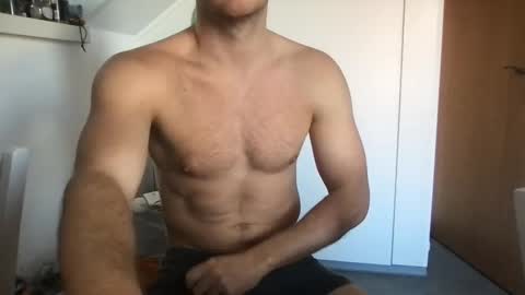 thierrinho8148 online show from 01/01/25, 01:27