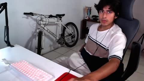 thieves_us online show from 09/08/25, 05:12