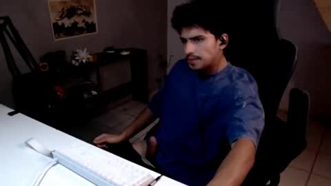 Snapshot of thieves_us chatting on 12/17/25, 04:29 thieves_us online show from 12/17/25, 04:29