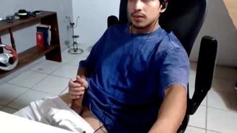 Snapshot of thieves_us chatting on 01/11/26, 01:43 thieves_us online show from 01/11/26, 01:43