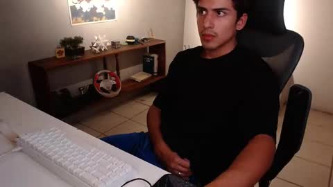 Snapshot of thieves_us chatting on 02/01/26, 04:22 thieves_us online show from 02/01/26, 04:22