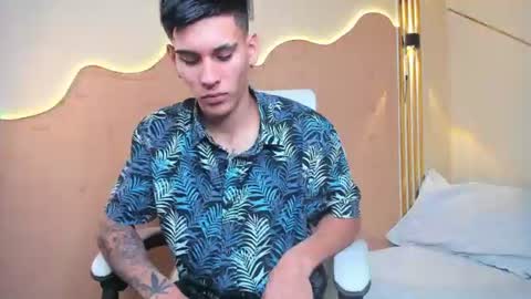 Snapshot of thiiago_xxx chatting on 07/26/26, 12:12 Thiago online show from 07/26/26, 12:12