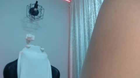 sara online show from 04/21/26, 02:15