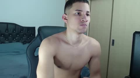 thin_tommy11 online show from 01/15/25, 11:08