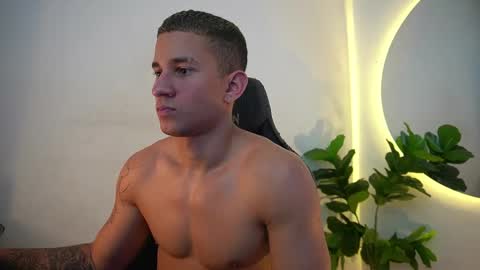 thin_tommy11 online show from 04/24/26, 08:55