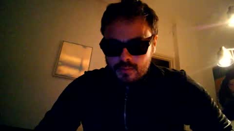 Thinking About This New Girl online show from 11/17/25, 06:41