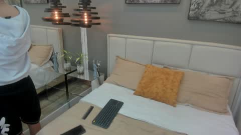 Thom online show from 04/09/26, 11:37