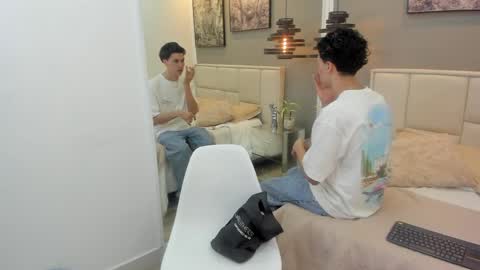 Snapshot of thom_ames chatting on 06/03/26, 11:24 Thom online show from 06/03/26, 11:24