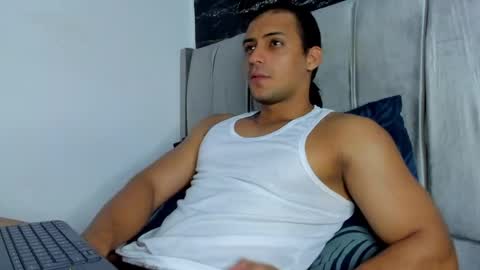 Snapshot of thomas777__ chatting on 05/22/26, 12:00 Thomas online show from 05/22/26, 12:00