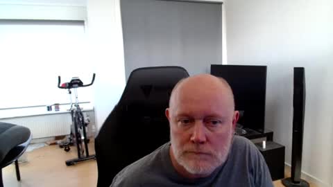 Snapshot of thomas806035 chatting on 08/06/26, 10:17 thomas806035 online show from 08/06/26, 10:17