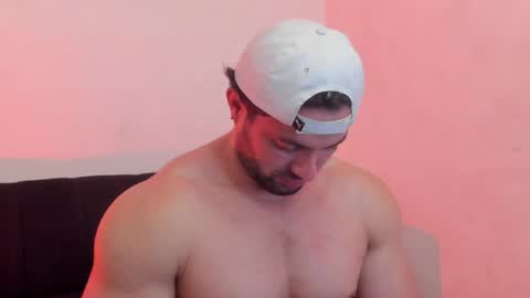 Snapshot of thomas_brandon chatting on 04/25/26, 01:08 Thomas Brandon online show from 04/25/26, 01:08