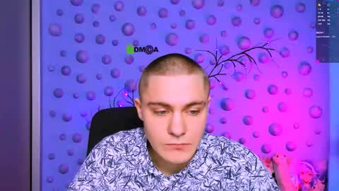 thomas_crow online show from 12/19/25, 10:00