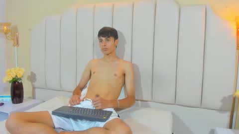 thomas_dikey online show from 04/05/26, 02:47