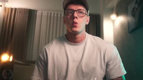 Thomas Falcon online show from 09/10/25, 02:55