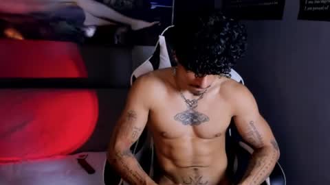 Snapshot of thomas_fit1 chatting on 04/22/26, 07:00 Thomas 3 JUST STAY AND BE MY LAST LOVE online show from 04/22/26, 07:00