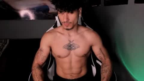 Snapshot of thomas_fit1 chatting on 06/12/26, 06:29 Thomas 3 JUST STAY AND BE MY LAST LOVE online show from 06/12/26, 06:29