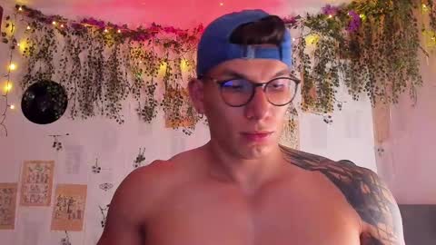 Thomas Grey online show from 02/21/25, 01:00