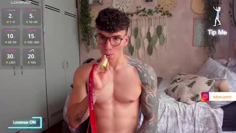 Thomas Grey online show from 11/30/25, 09:30