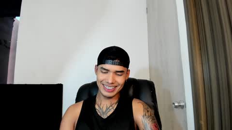 Snapshot of thomas_latin_boy chatting on 02/03/25, 11:53 Thomas online show from 02/03/25, 11:53