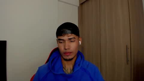 Snapshot of thomas_latin_boy chatting on 09/26/25, 12:03 Thomas online show from 09/26/25, 12:03