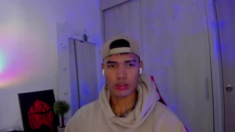 Snapshot of thomas_latin_boy chatting on 02/03/26, 06:24 Thomas online show from 02/03/26, 06:24