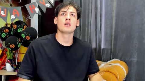thomas_lester online show from 10/24/25, 06:04