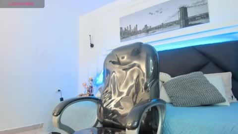 Snapshot of thomas_moon_ chatting on 06/09/26, 01:23 Thomas online show from 06/09/26, 01:23
