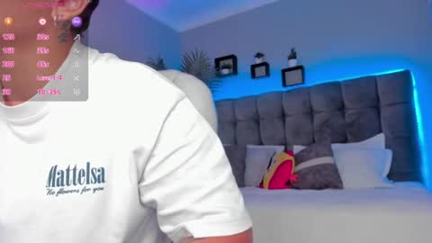 Snapshot of thomas_moon_ chatting on 06/15/26, 02:41 Thomas online show from 06/15/26, 02:41