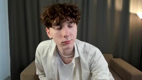 Thomas online show from 03/01/25, 02:04