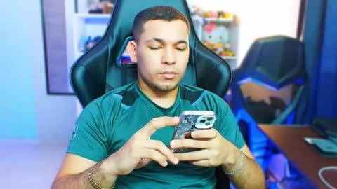 Thomas online show from 10/24/25, 06:54