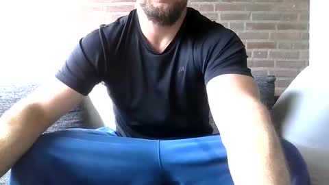 Snapshot of thomasonnl chatting on 05/03/26, 04:46 thomasonnl online show from 05/03/26, 04:46