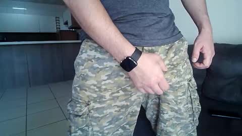 thomaz__ online show from 09/19/25, 12:17
