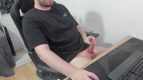 Snapshot of thommy2008 chatting on 02/06/26, 10:18 thommy2008 online show from 02/06/26, 10:18