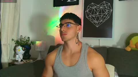 thomylov online show from 04/12/26, 02:27