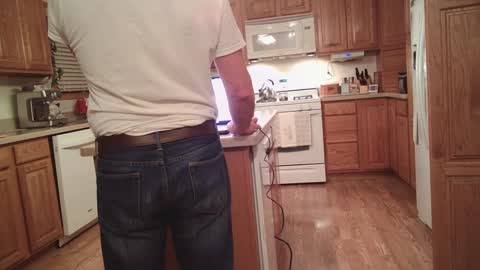 Snapshot of thongguy2021 chatting on 01/30/25, 11:24 thongguy 2021 online show from 01/30/25, 11:24