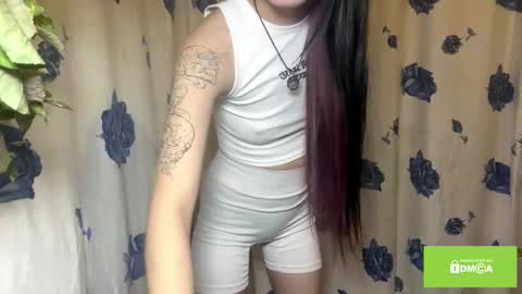 Lola  3 a gift for every fan club member online show from 02/21/26, 08:32