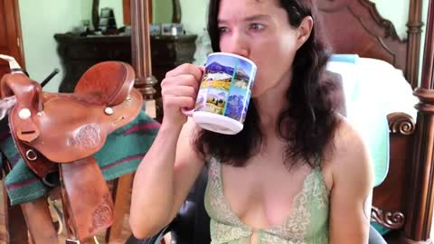 ThornburyRose online show from 05/01/26, 04:33