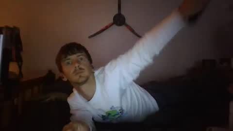 Snapshot of throw11 chatting on 01/01/25, 03:23 Throw11 online show from 01/01/25, 03:23