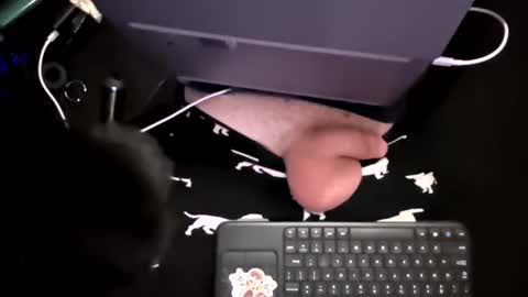 Snapshot of thunder8u42 chatting on 09/28/25, 09:36 thunder8u42 online show from 09/28/25, 09:36