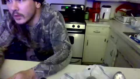 Snapshot of thunder8u42 chatting on 10/22/25, 07:19 thunder8u42 online show from 10/22/25, 07:19