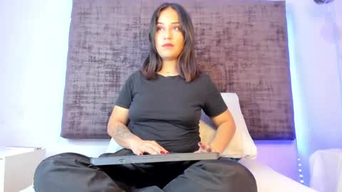 Snapshot of thyra_coral chatting on 04/08/26, 03:50 thyra coral online show from 04/08/26, 03:50