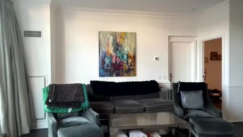 tia_fox online show from 10/27/25, 08:46