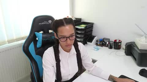 Snapshot of tia_j chatting on 09/22/25, 03:14 tia_j online show from 09/22/25, 03:14