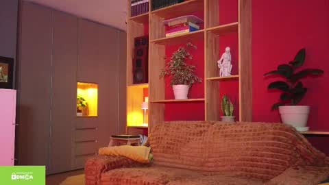 tia_j online show from 12/13/25, 07:42