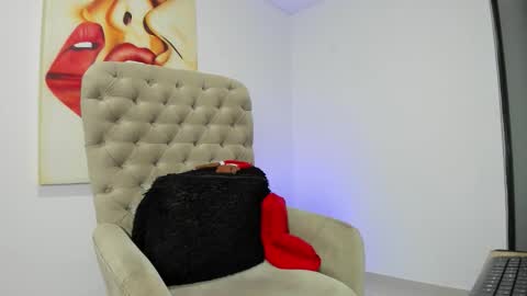 carolina online show from 12/04/25, 09:29