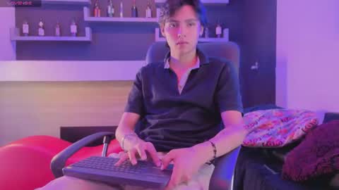 Snapshot of tian_sex chatting on 07/25/26, 08:17 online show from 07/25/26, 08:17