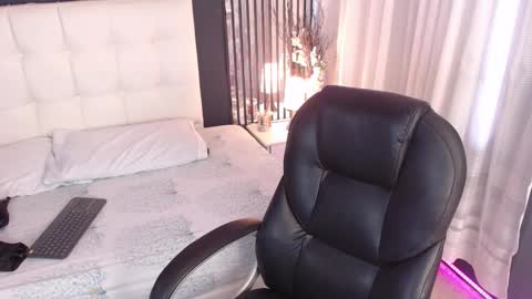 LIA online show from 01/13/26, 01:16