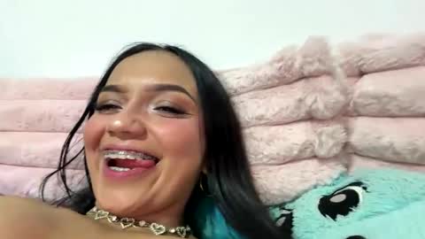 Tiana Le online show from 12/21/25, 04:08